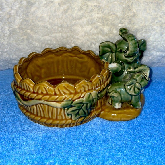 Vintage 1960’s Mama & Baby Elephant Ceramic Candy Dish. Green & Gold. - Picture 1 of 6